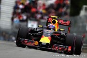 Verstappen n'a pas honte d'être derrière Ricciardo