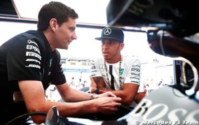 De la méfiance s’installe entre Lewis Hamilton et Mercedes