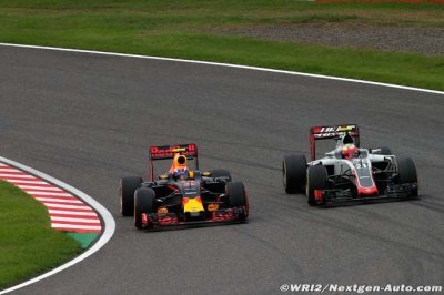 Verstappen réclame une discussion sur les drapeaux bleus