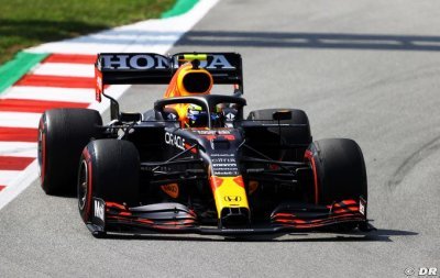 Perez leaves Verstappen ’on his own again’