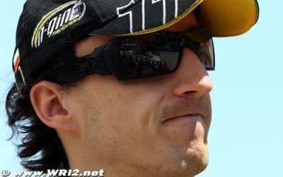 Kubica breaks leg again in fall