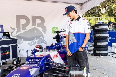 Lindblad démarre son apprentissage de la F1 avec deux jours de tests