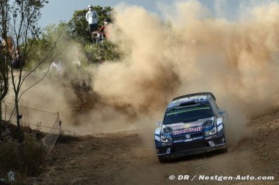 Ogier edges tight Poland warm-up