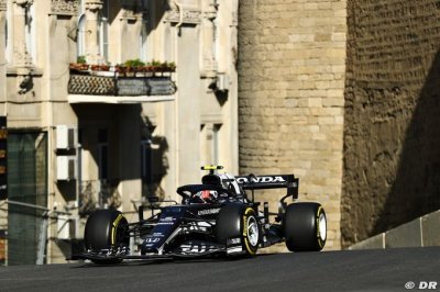 Baku, FP3: Gasly sets the pace in final practice as Verstappen crashes