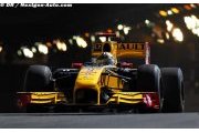 Kubica puts Renault on top