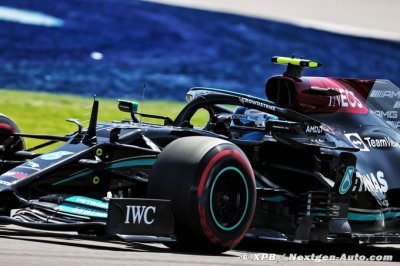 Avec les pneus tendres, Bottas devait tenter de passer Verstappen au départ