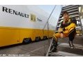 Jan Charouz visite Renault F1 à Valencia