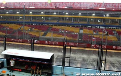 Singapore track wet for Friday evening practice