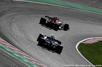 Hamilton critique la stratégie que lui a imposée Mercedes