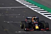 Vidéo - Albon et la Red Bull RB16 en piste à Silverstone