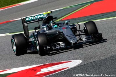 Barcelona, FP3: Rosberg heads close battle for supremacy