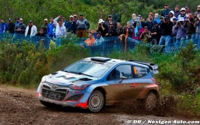 Hyundai au Rallye de Sardaigne avec trois voitures
