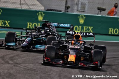 Verstappen espère que la rivalité avec ’l’incroyable Hamilton’ continuera