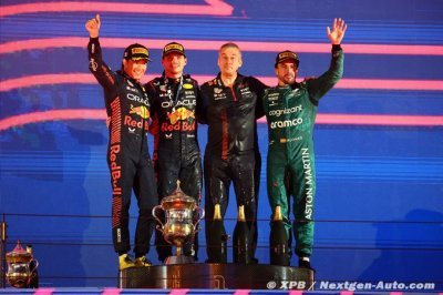 Verstappen cruises to Bahrain victory ahead of Pérez and Alonso