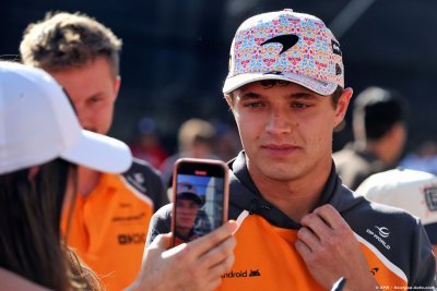 Affaire du scotch&nbsp;: Norris s’en amuse, Verstappen condamne ’un jeu ridicule’