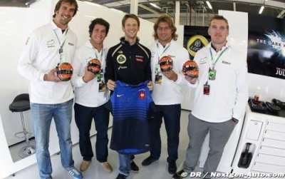 Quand le XV de France rend visite à Romain Grosjean