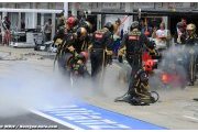 Marshal limps away but Heidfeld not hurt