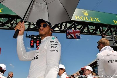 Hamilton déplore un manque de communication avec Liberty pour 2021