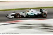 Red Bull, Mercedes, want 2012 Pirelli tyres return
