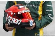 Kovalainen turns heads with Angry Birds helmet
