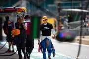 Media should 'stop talking about' kneeling - Sainz