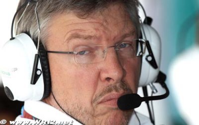 Ross Brawn défend Schumacher