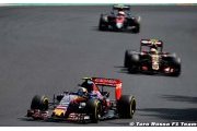 Sainz : Nous devrions avoir plus de points au championnat