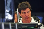 'Il y a une raison' derrière le changement de ton de Wolff sur Antonelli