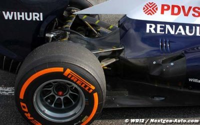 Williams removes controversial exhaust trick