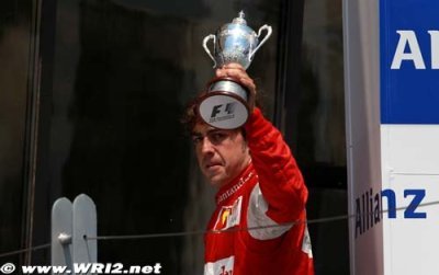Alonso se hisse sur le podium