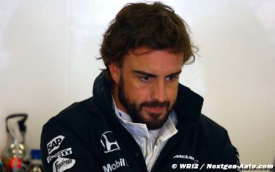 Alonso under attack in China