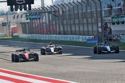 Sainz urges ’open-minded’ approach, F1 boss rejects plan B