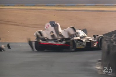 24H du Mans, H+5&nbsp;: Accident pour la Jota de tête, Ferrari mène