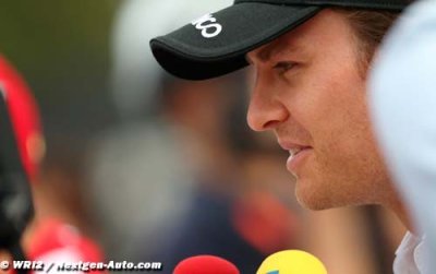 Rosberg&nbsp;: Il est important que les Ferrari se glissent entre Lewis et moi