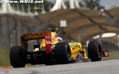 Renault F1 targets Mercedes GP race pace
