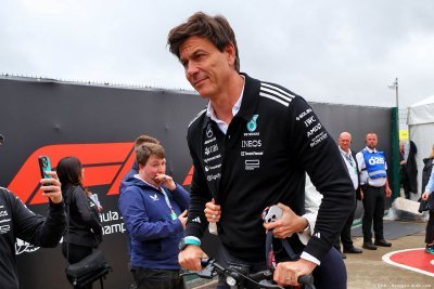 Toto Wolff révèle avoir mis ’un coup de poing’ à Kimi Raikkonen&nbsp;!