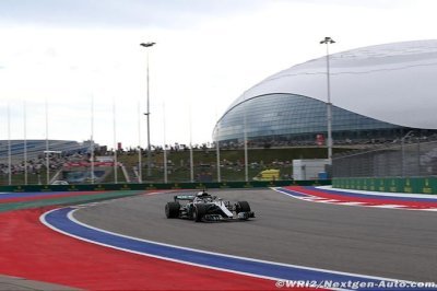 Hamilton gagne en Russie grâce aux consignes