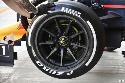 Pirelli tente de réintroduire une chute de performance nette de ses pneus