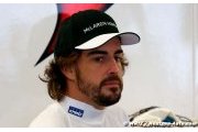 F1 thinks about small teams too much - Alonso