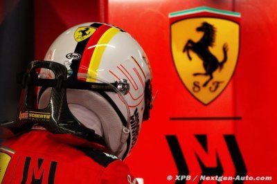 Designer doubts Vettel will switch helmet colours