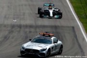 Hamilton pointe du doigt une voiture de sécurité trop lente