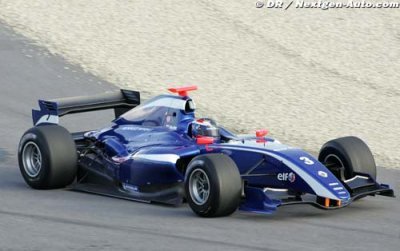 Aleshin rejoins Carlin for championship challenge