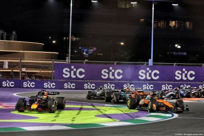 ’Ce n’est pas de la course’&nbsp;: Hill déplore les méthodes de lutte de Verstappen