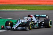 Lewis Hamilton découvre à son tour la Mercedes W11