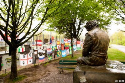 Imola honorera Senna et Ratzenberger, 30 ans après leur mort