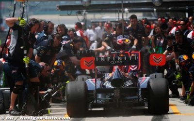 Arrêts aux stands&nbsp;: Red Bull devant, Williams au fond