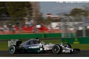Hamilton denies Ricciardo pole
