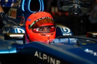 Ocon fait gagner son casque du Grand Prix Explorer 2 pour la bonne cause