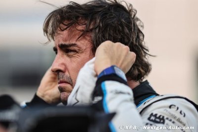 Alonso garde ’les pieds sur terre’ après son podium au Qatar