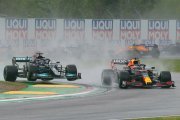 Verstappen évite les pièges et gagne une course folle à Imola